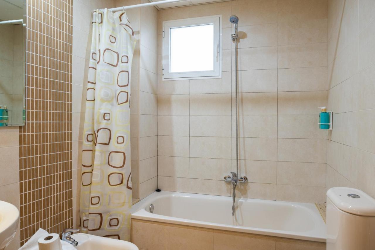 Lovely 2 Bedroom Terrace Wifi Parking Ac Heating Attic บาเลนเซีย ภายนอก รูปภาพ